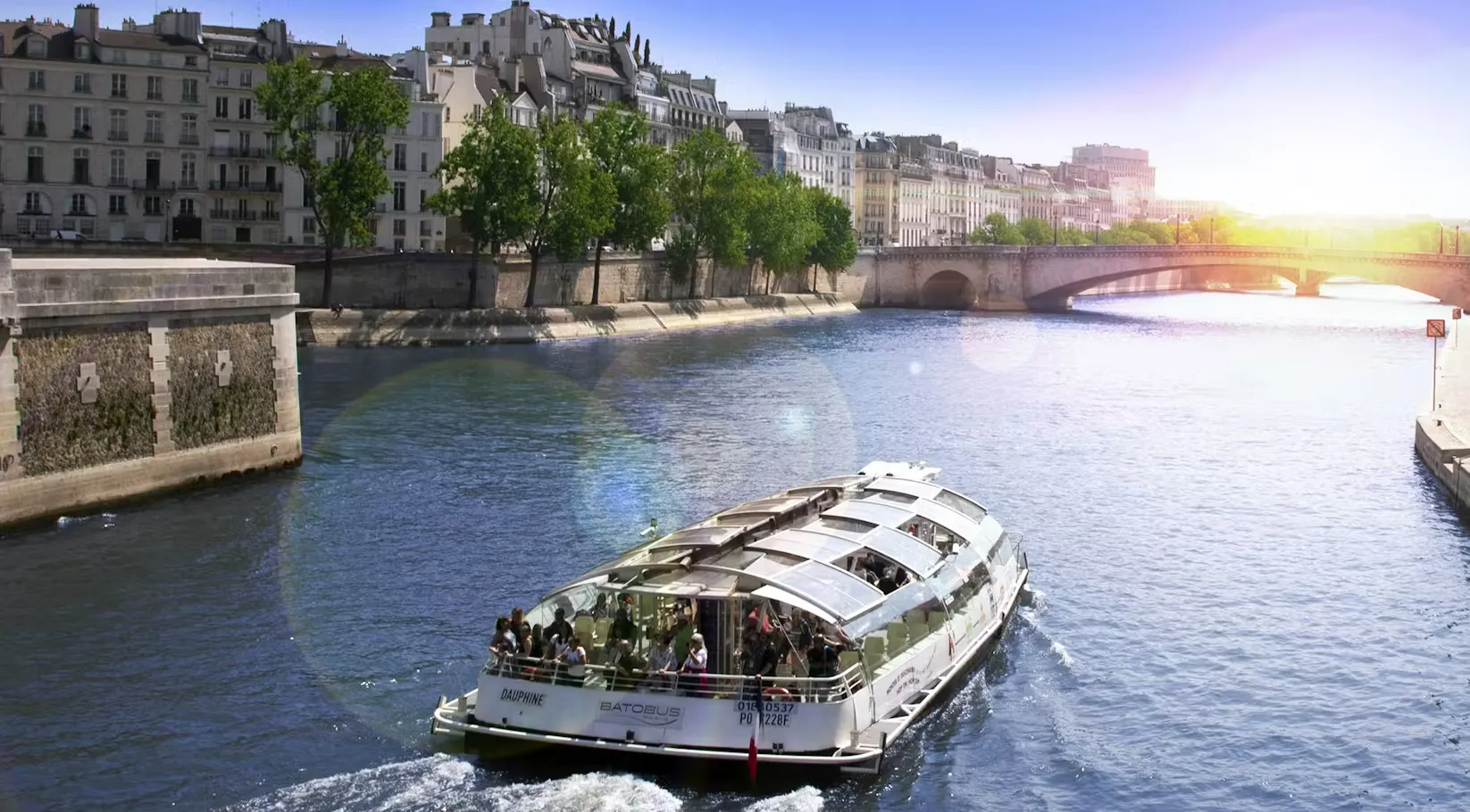 Paris cruise Daytime Exterior